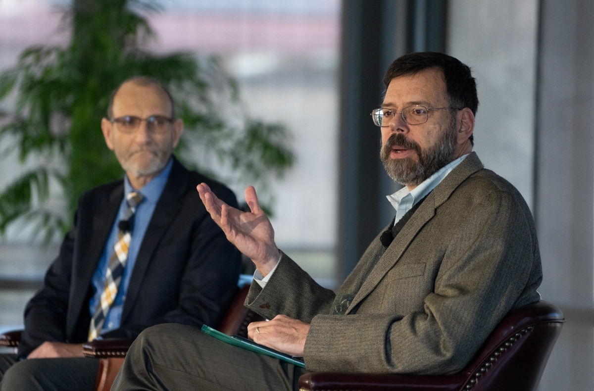 Jonathan Pershing (right) and Woods Director Chris Field