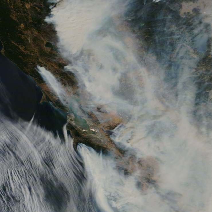 aerial view of smoke over the western U.S.